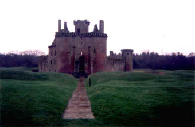 Caerlaverock Castle-50.JPG (50262 bytes)