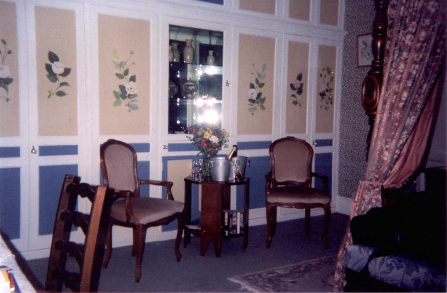 Comlongon Closets-50.JPG (69238 bytes)